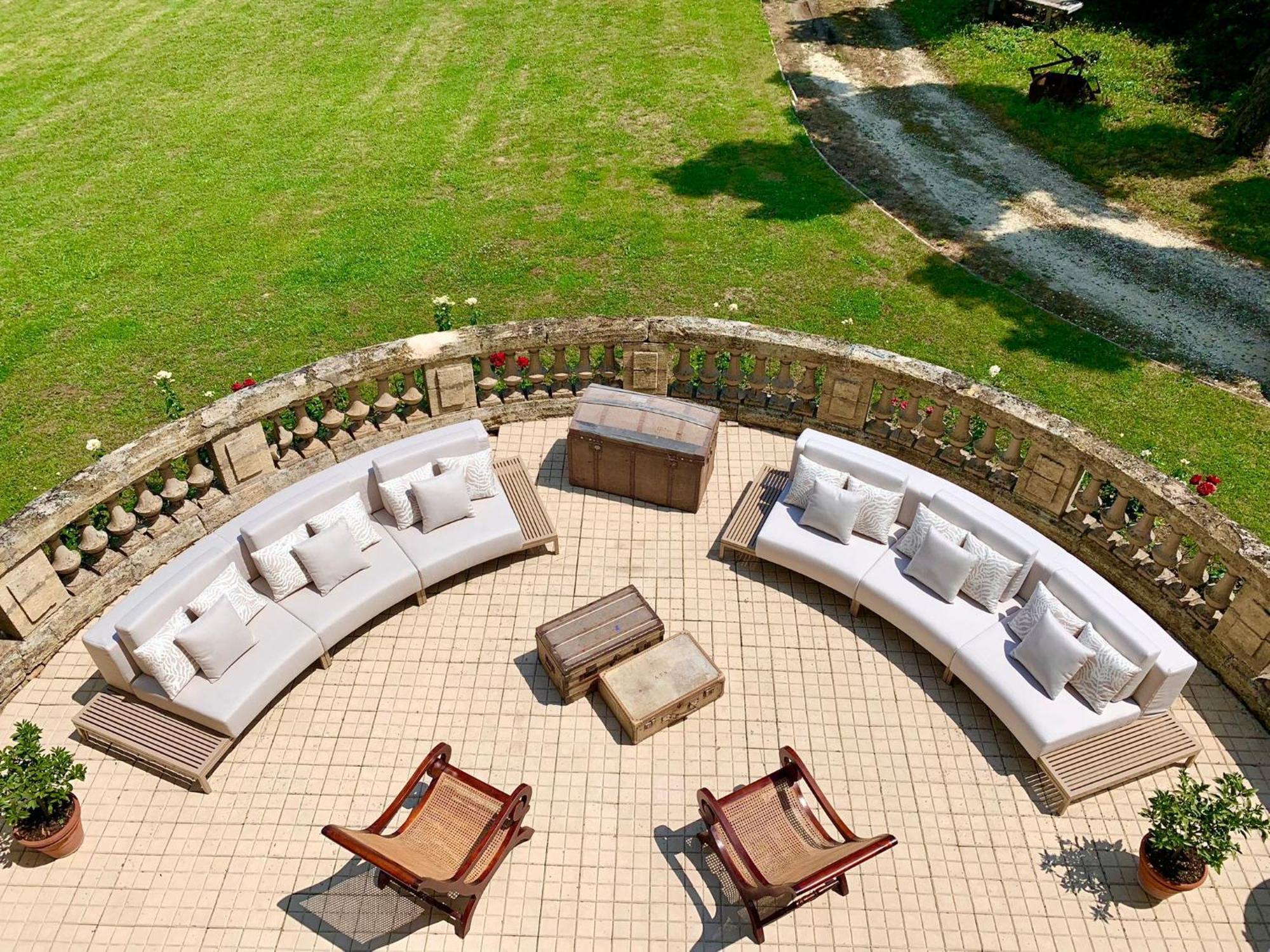 Ferienhaus Chateau Tanesse De Tourny Bayon